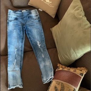 Jolt distressed jeans